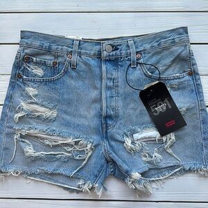 NWT Levi’s 501 Premium High Rise Shorts Distrssed size 28